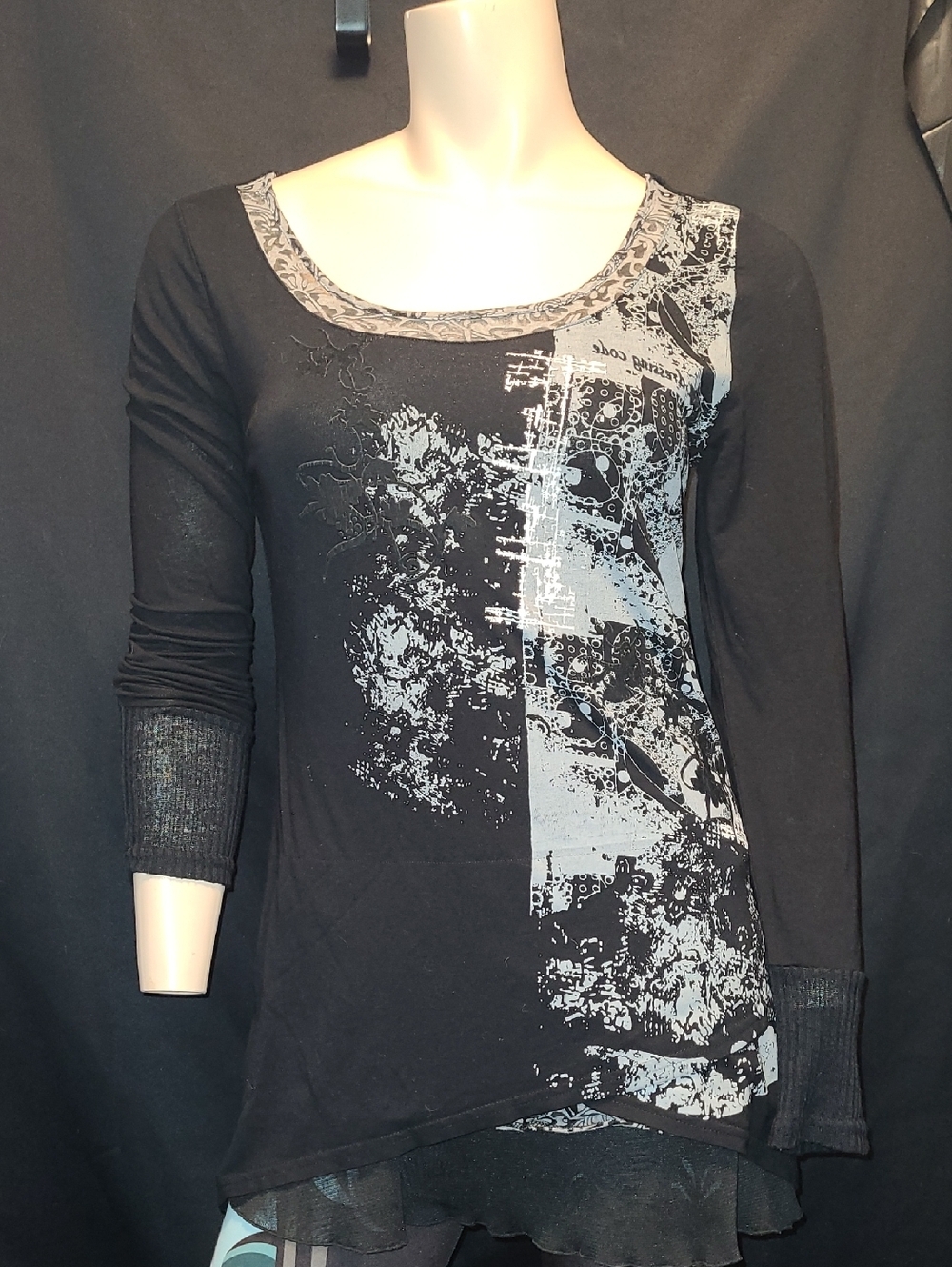 Point Zero Black Long-Sleeve Scoop Neck Graphic Top Multi Layer